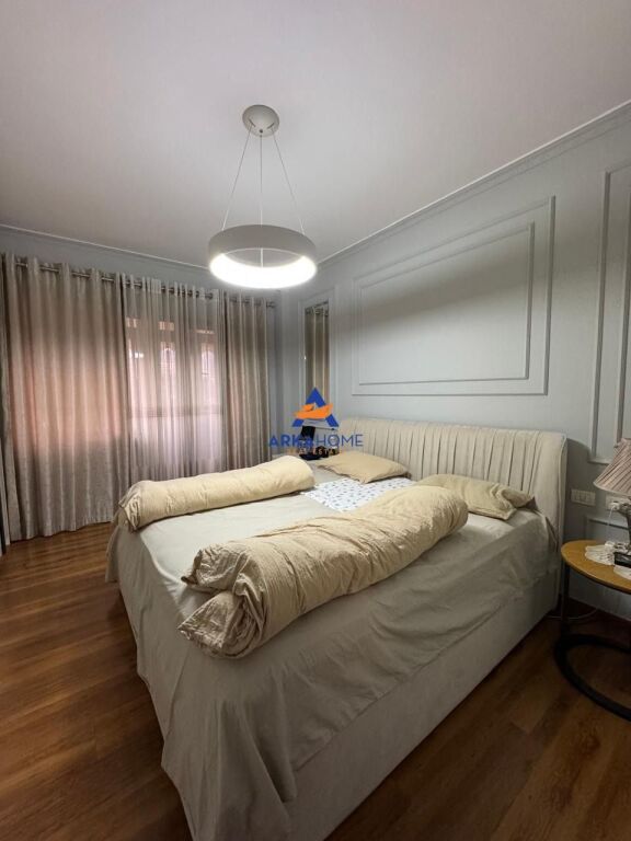 AFFITTASI APPARTAMENTO 1+1+BALCONE "VIA MEHDI FRASHERI (VICINO LAKE VIEW)" 800 EURO