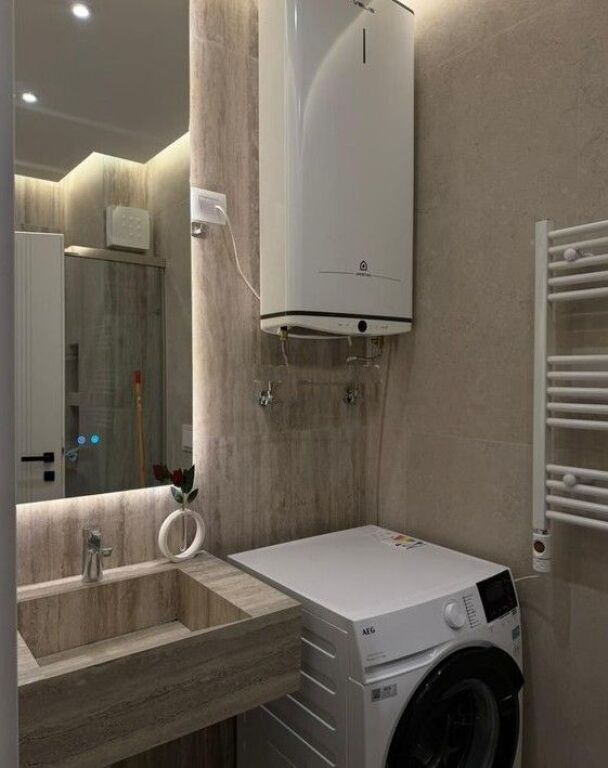 Super Apartament 2+1+2 për Qira tek Golden Tower – Rruga Mine Peza, Tiranë