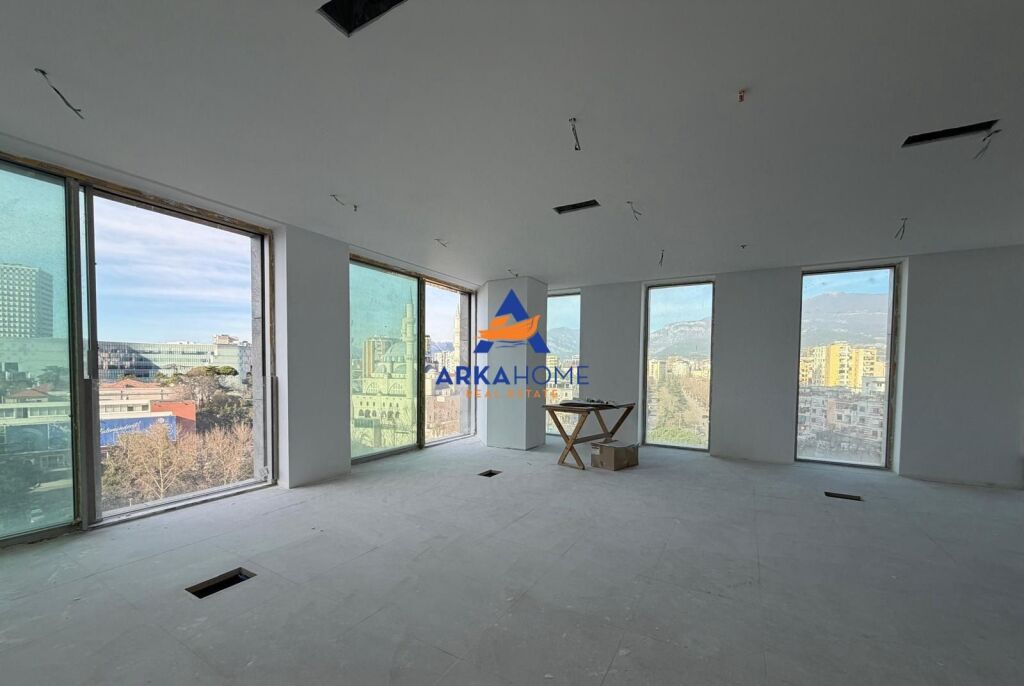 LOCALE COMMERCIALE IN AFFITTO 124M2 "DOWN TOWN ONE" 2200 EURO