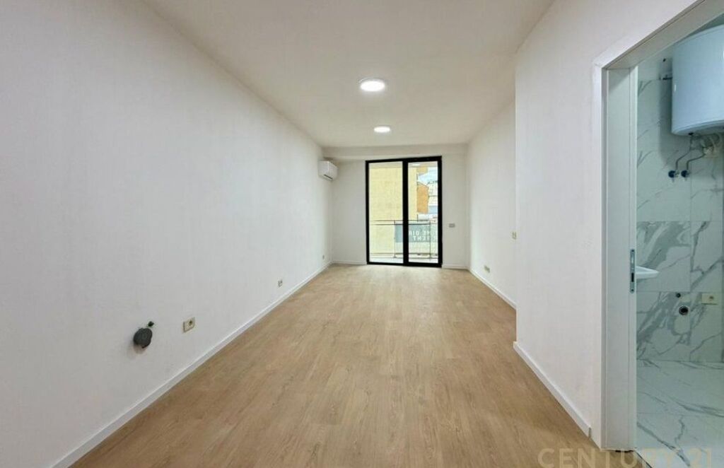 Apartament bosh me qira 1+1, Mine Peza