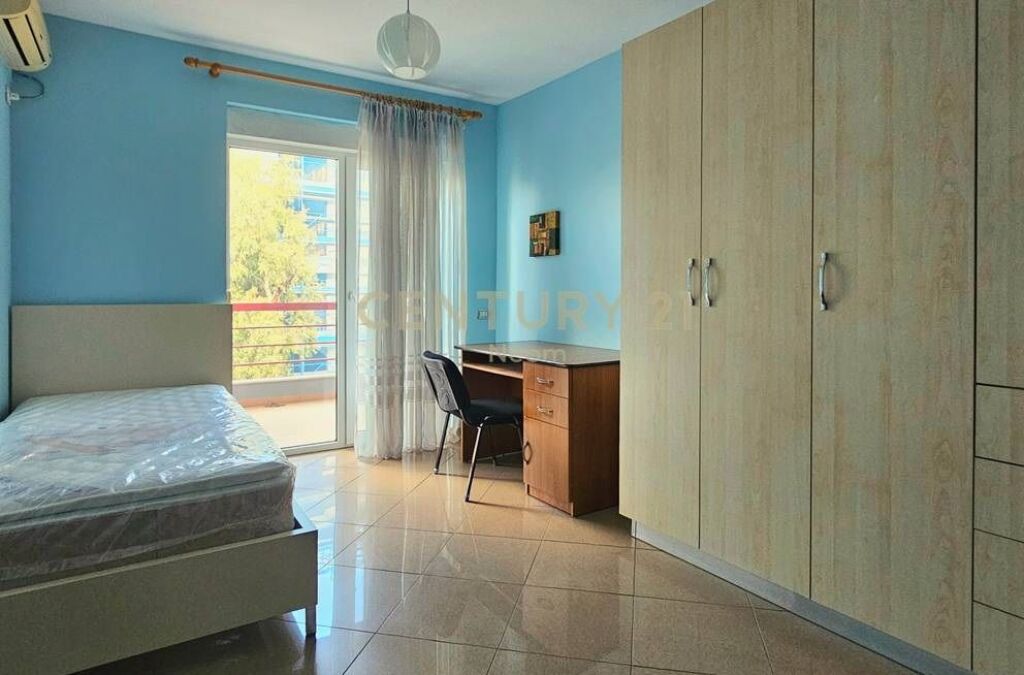 Apartament 2+1+2+ Post Parkimi , Liqeni i Thate
