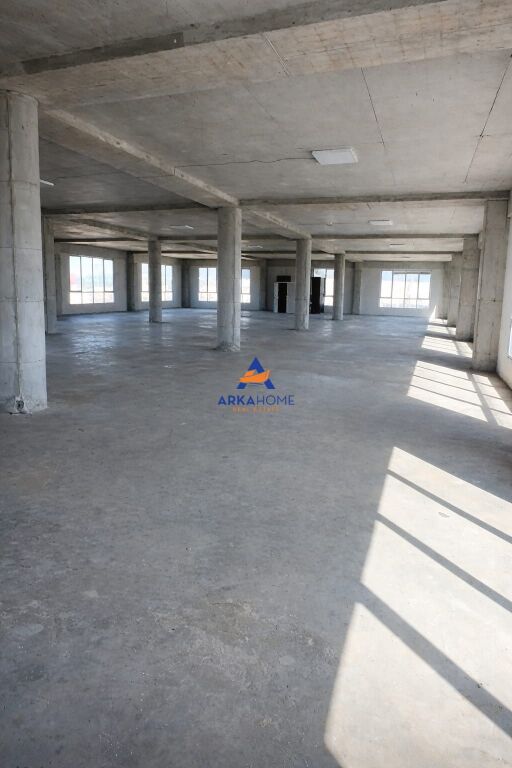 LOCALE MULTIFUNZIONALE IN AFFITTO 800M2 "A KASHAR" 4000 EURO
