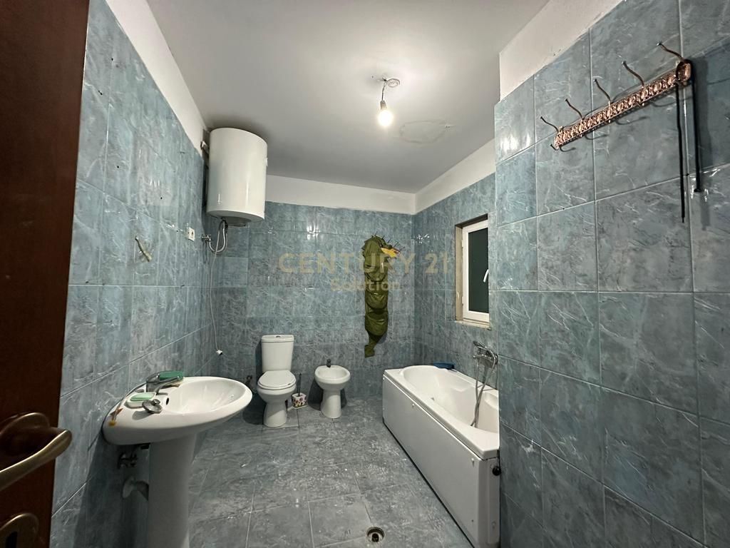 SHITET APARTAMENT 2+1 TE KTHESA KAMZES! 125,000 € - Pamja 6