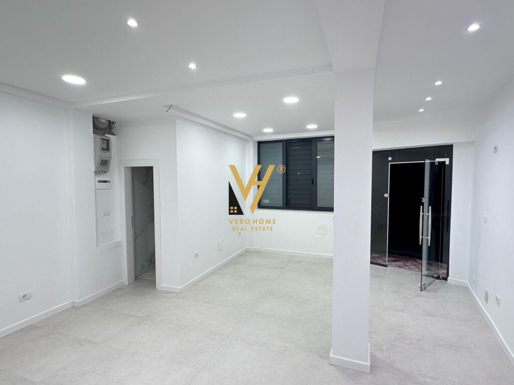 NEGOZIO IN AFFITTO 40 M2 IN VIA DURRESIT 50.000 LEKE