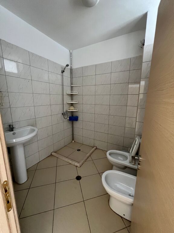 2+1+2 Circolo di Astiri, Vuoto, Adatto per affari o residenza