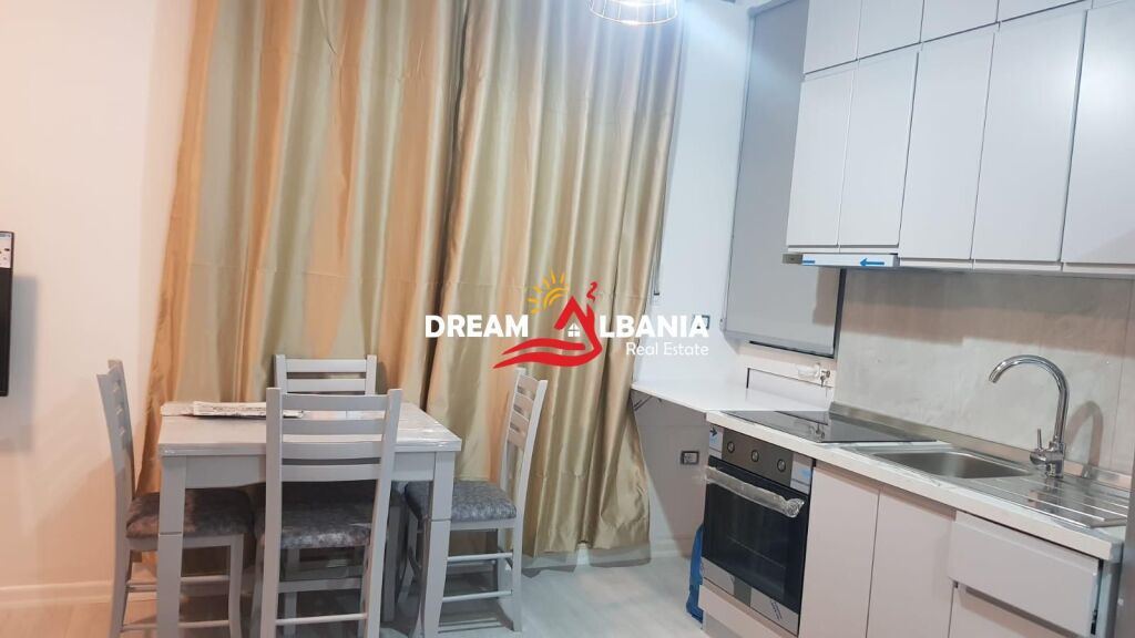 Jepet me qera apartament 1+1 tek Komuna e Parisit prane Kika 2 (ID 42111122)