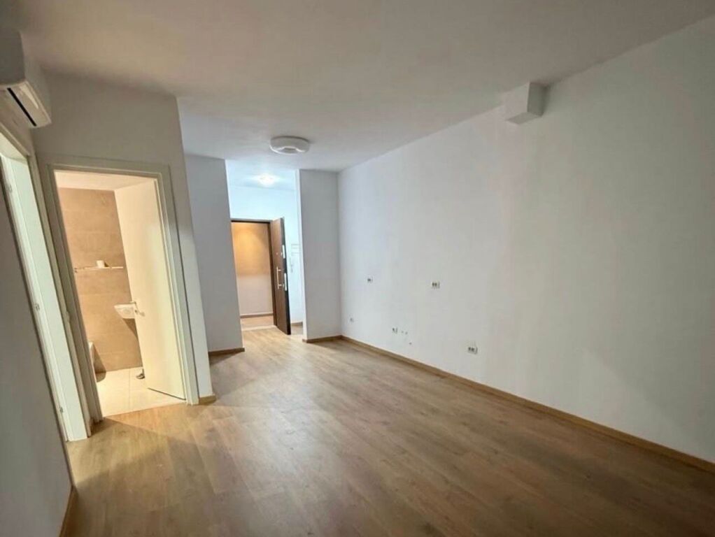 OFFICE FOR RENT RED SCHOOL