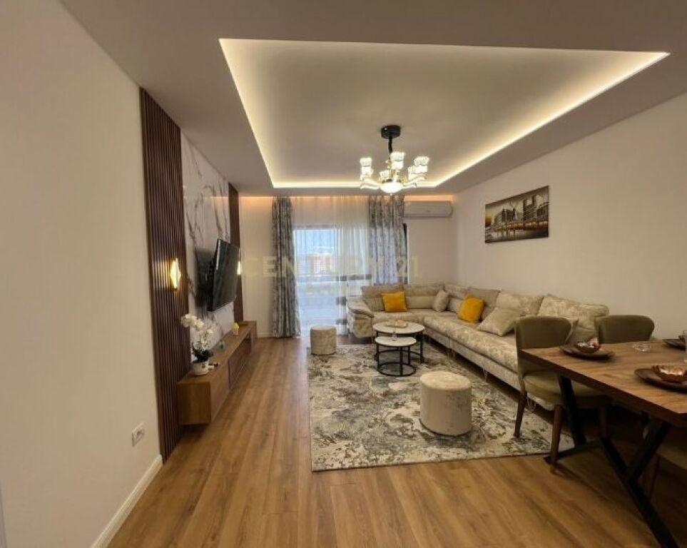 Shitet Apartament 2+1