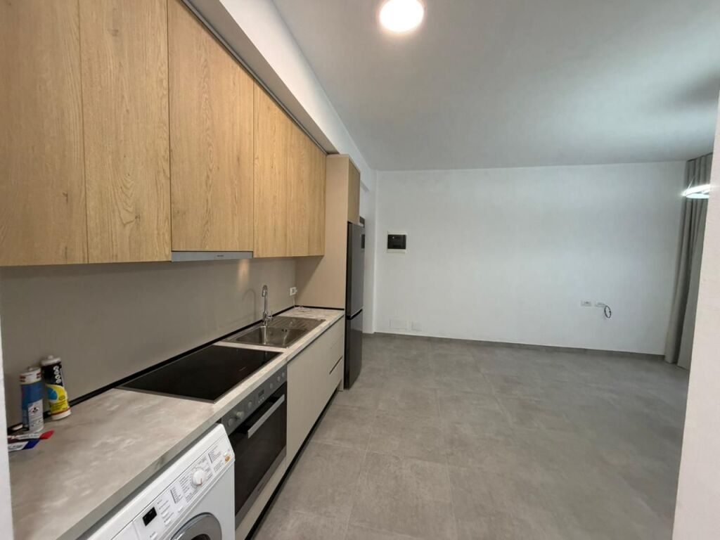 🏢 Apartment 2+1 for rent – 5 Maji💰 Price: 400 euro/month