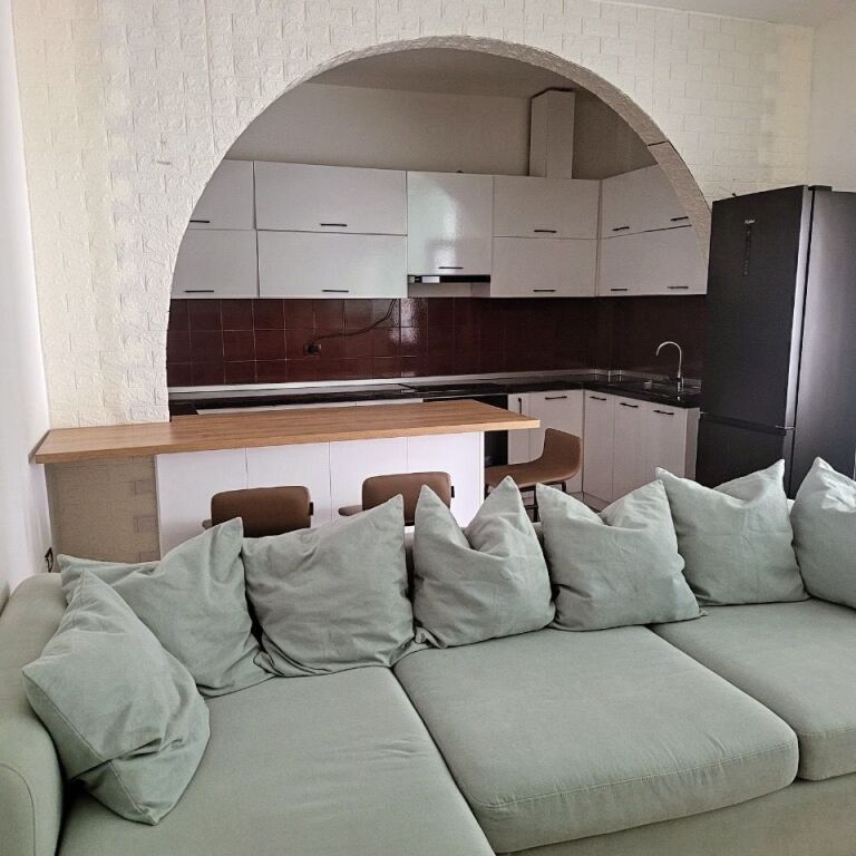 Appartamento duplex in affitto ad Ali Dem vicino a Kushtrimi i Lirise