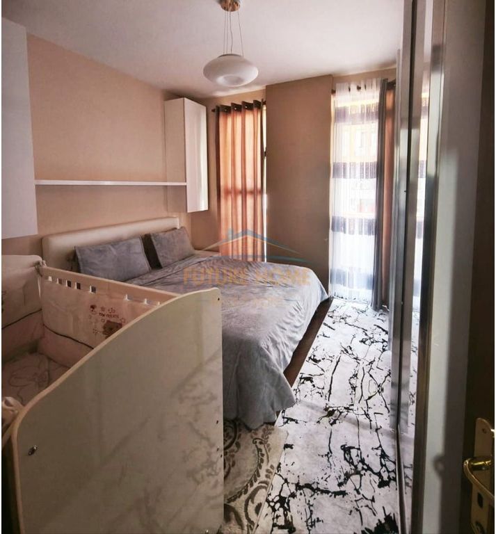 Shitet, Apartament 1+1, Unaza e Re, Tiranë