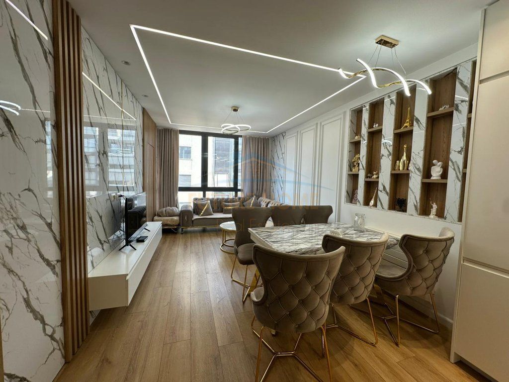 Qera apartament 2+1+2+poste parkimi, Ish parku i autobuzave