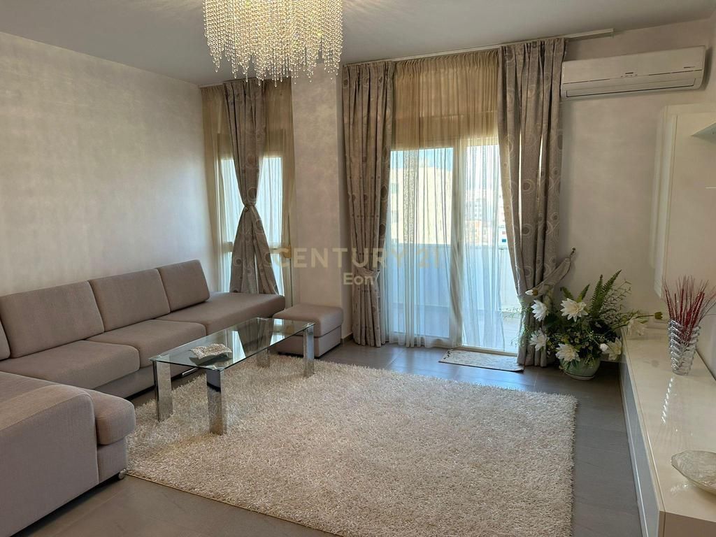 Appartamento 2+1 in affitto vicino alla Scuola Eftali Koci, Durrës!