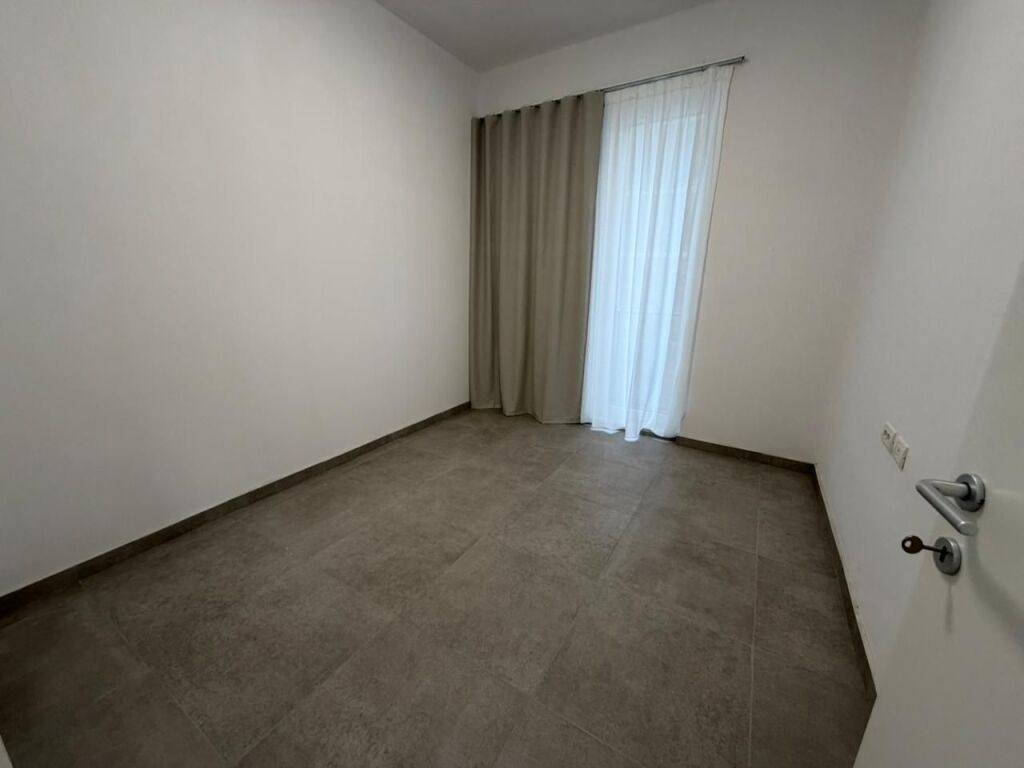🏢 Apartment 2+1 for rent – 5 Maji💰 Price: 400 euro/month
