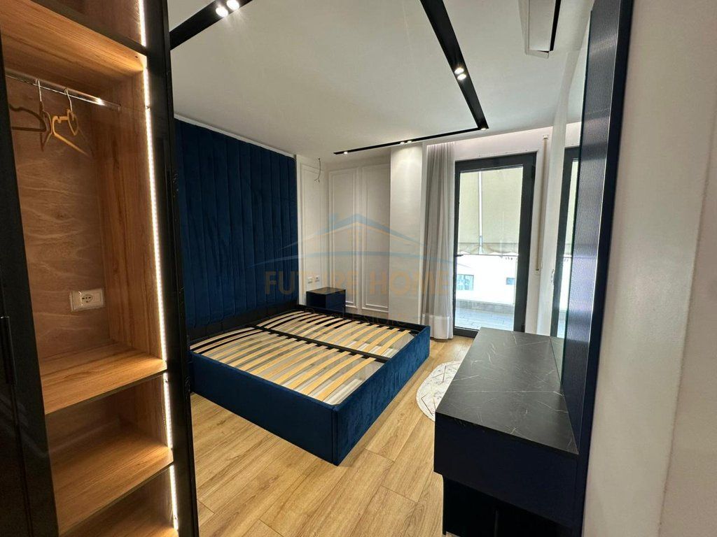 Qera apartament 2+1+2+poste parkimi, Ish parku i autobuzave