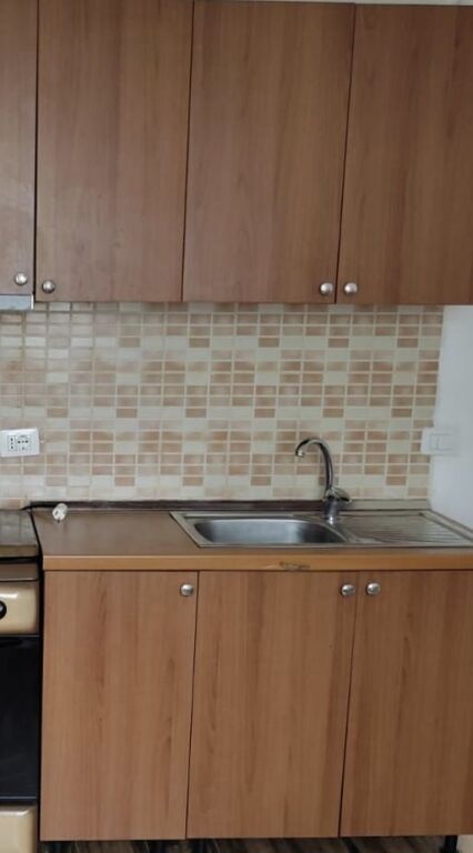 APPARTAMENTO 1+1. 28000 LEKE. EX CAMPO DI AVIAZIONE