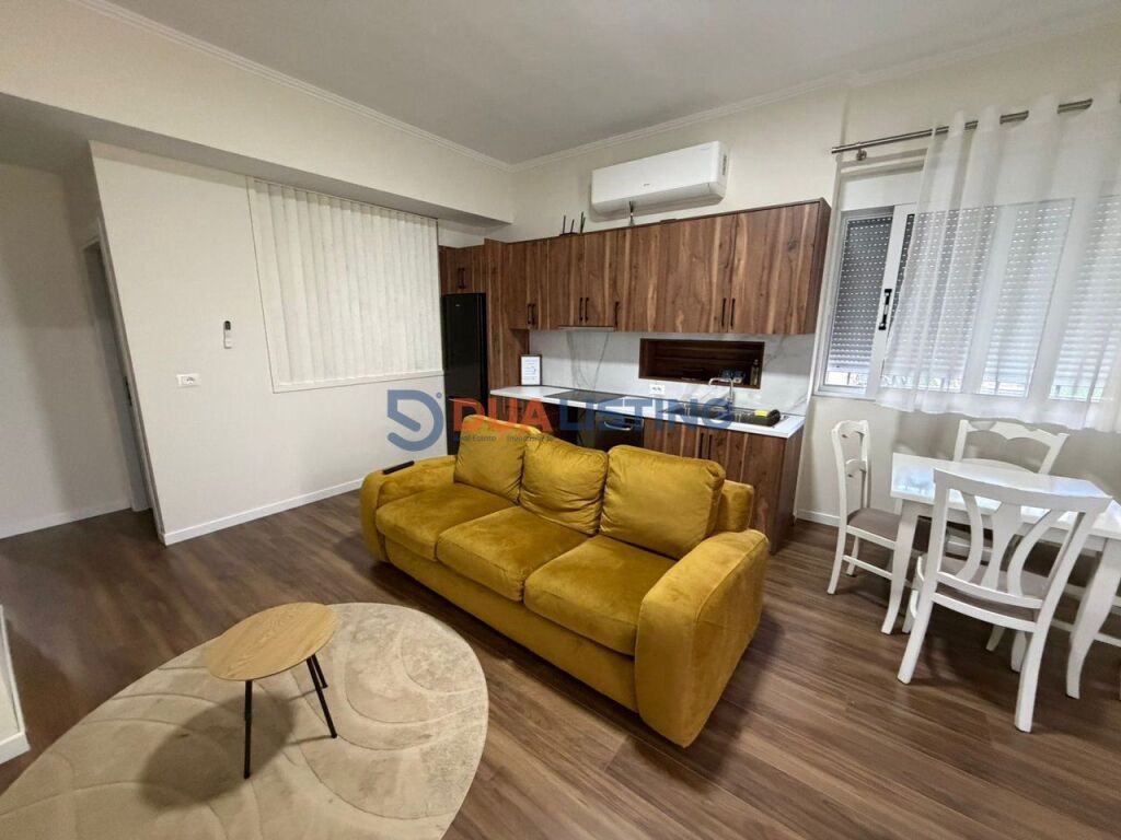 Jepet me qira apartament 2+1 me oborr dhe post parkimi te Kopshti Zoologjik