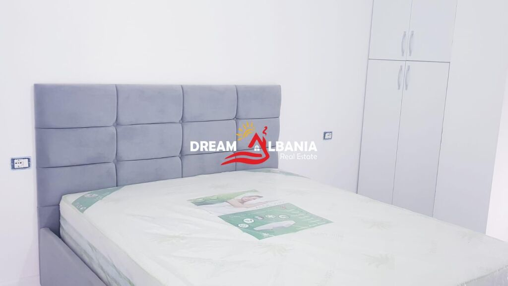 Jepet me qera apartament 1+1 tek Komuna e Parisit prane Kika 2 (ID 42111122)