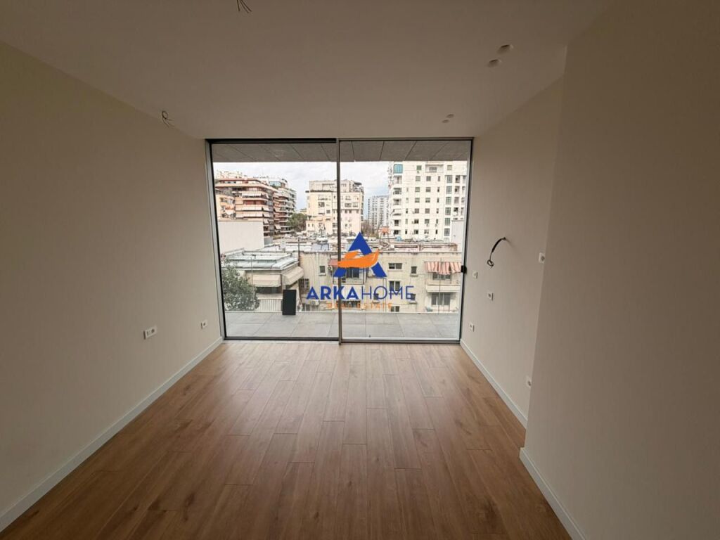 FOR RENT APARTMENT 3+1+2 BALCONIES FOR RESIDENTIAL/OFFICE "IN BLLOK" 4000 EURO (NEGOTIABLE)