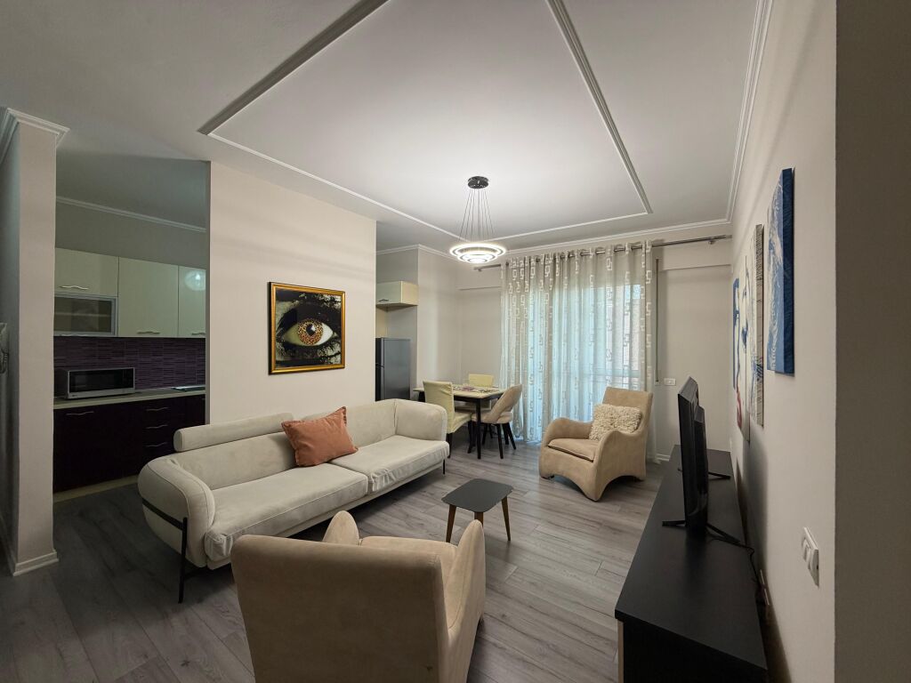 Apartament 2+1+2 per qira Rruga e Barrikadave !