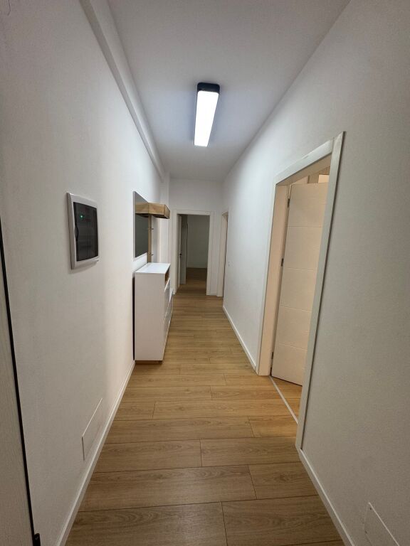 Shitet apartament 3+1+2+2 poste parkimi, selite kompleksi 3D ndahet ne 2 1+1