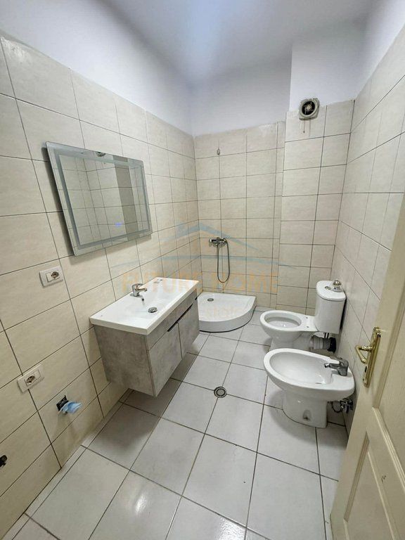 Vendesi Appartamento 1+1, Unaza e Re