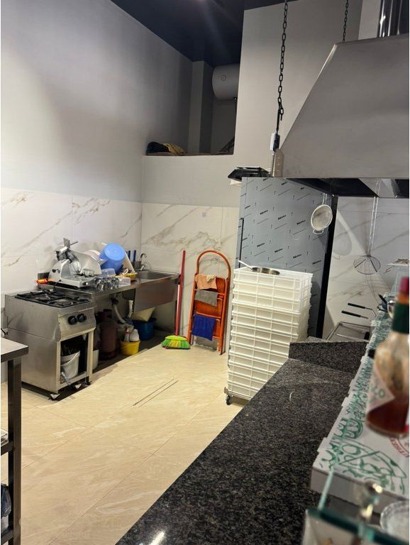 OFROJ PER QIRA AMBIENT KOMERCIAL I GATSHEM ME INVESTIM PER PICERI-YZBERISH!