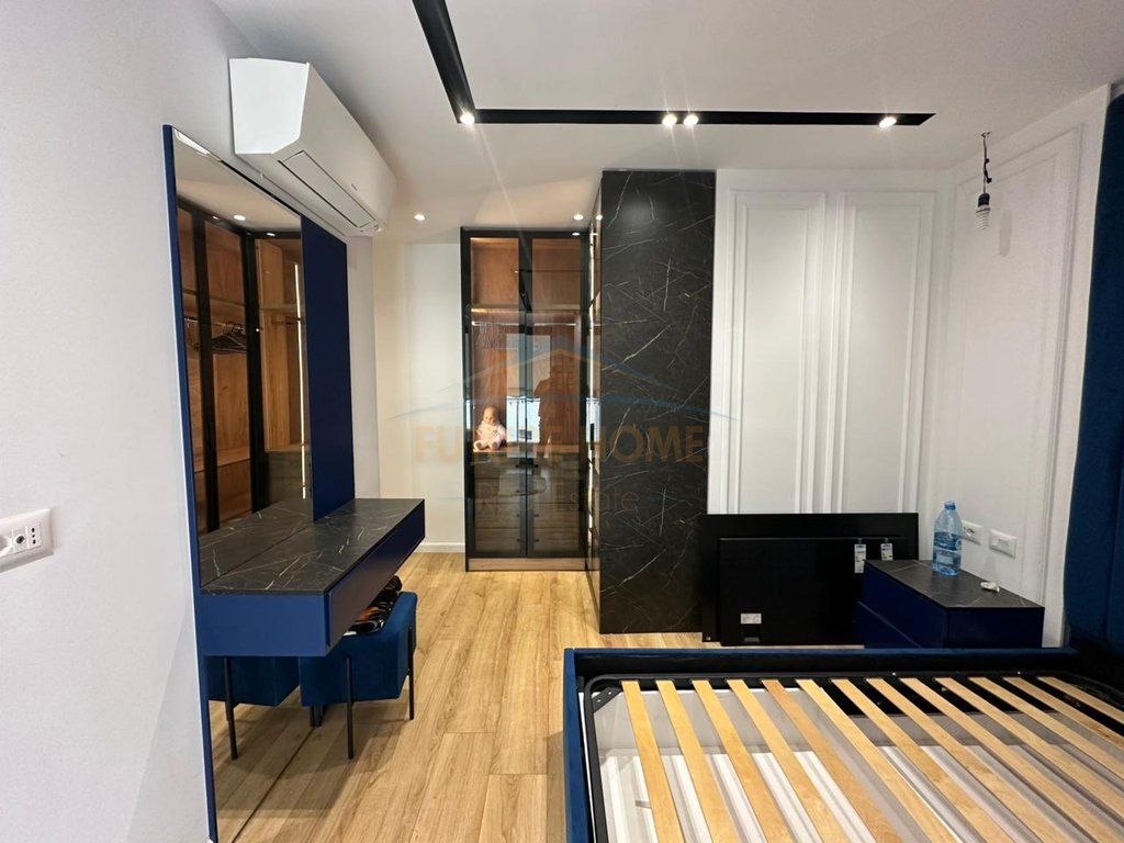 Qera apartament 2+1+2+poste parkimi, Ish parku i autobuzave