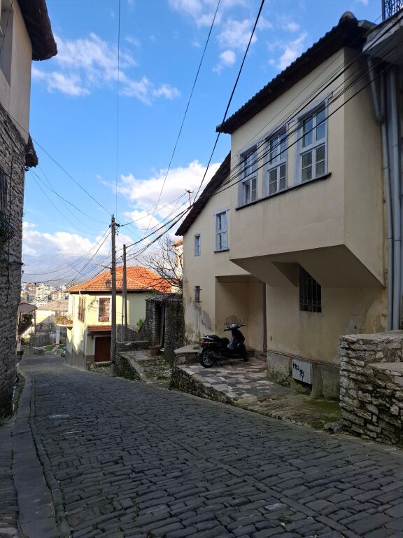 PRIVATE HOUSE FOR SALE VAROSH GJIROKASTER