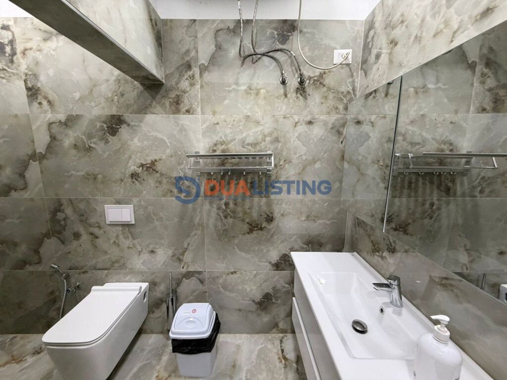 Jepet me qira apartament 2+1 me oborr dhe post parkimi te Kopshti Zoologjik