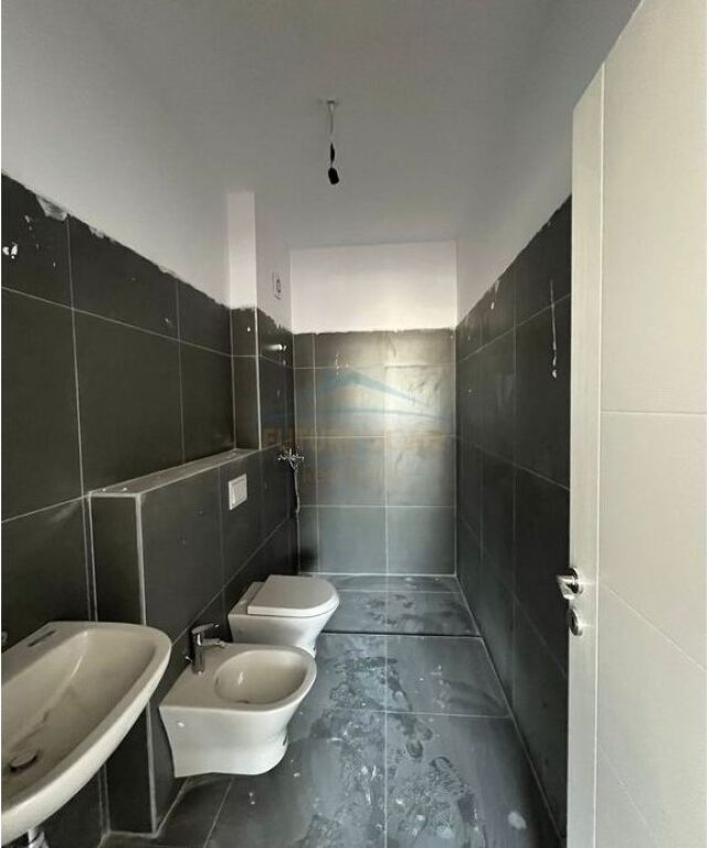 For sale, Apartment 2+1+2+ Parking Space, Sadik Petrela Street, ASL Complex 2