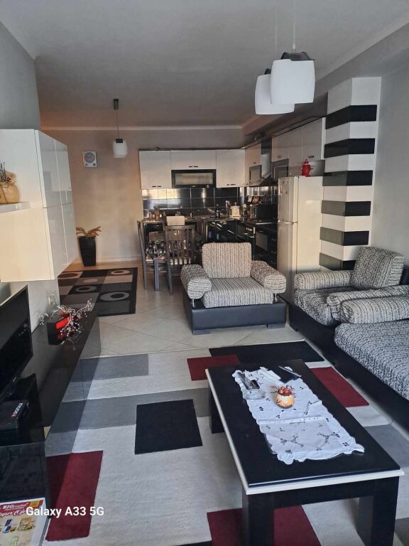 Fresk, jepet me qira apartament 2+1!