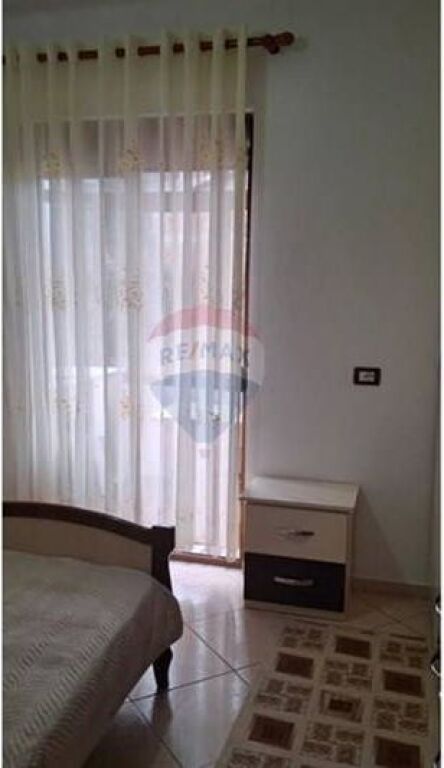 !!!Appartamento - In Affitto - Via Elbasanit, Tirana!!!