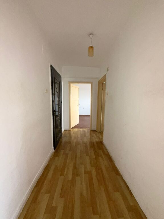 🏡 VENDESI APPARTAMENTO 1+1 + BALCONE – Centro, Via Porto
