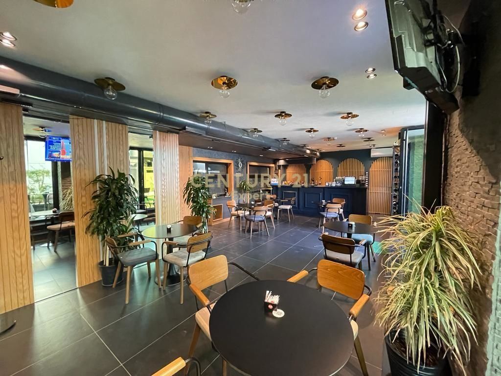HOTEL TOGETHER WITH BAR RESTAURANT FOR RENT NEAR THE MORTGAGE 1000M ABOVE THE CENTER, HAS