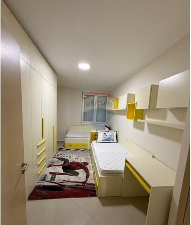 Apartament 2+1+2 me qera tek 21 Dhjetori Kontakti
