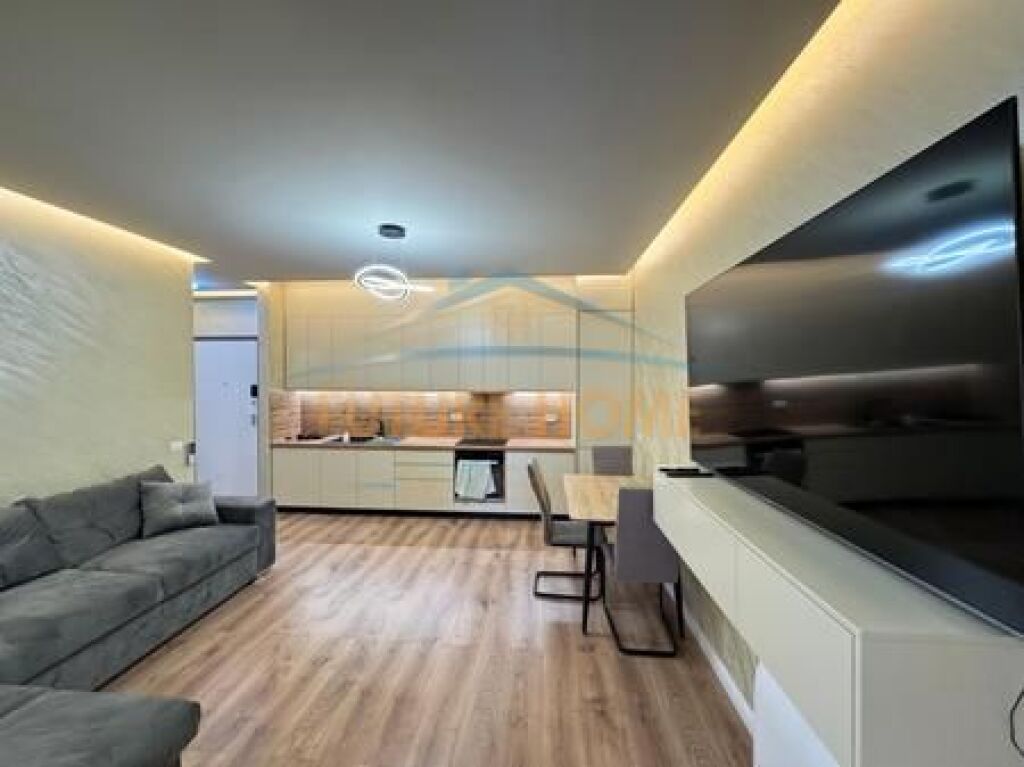 Shitet, Apartament 2+1+2 Poste parkimi, Rose Garden Rezidencë, TEG