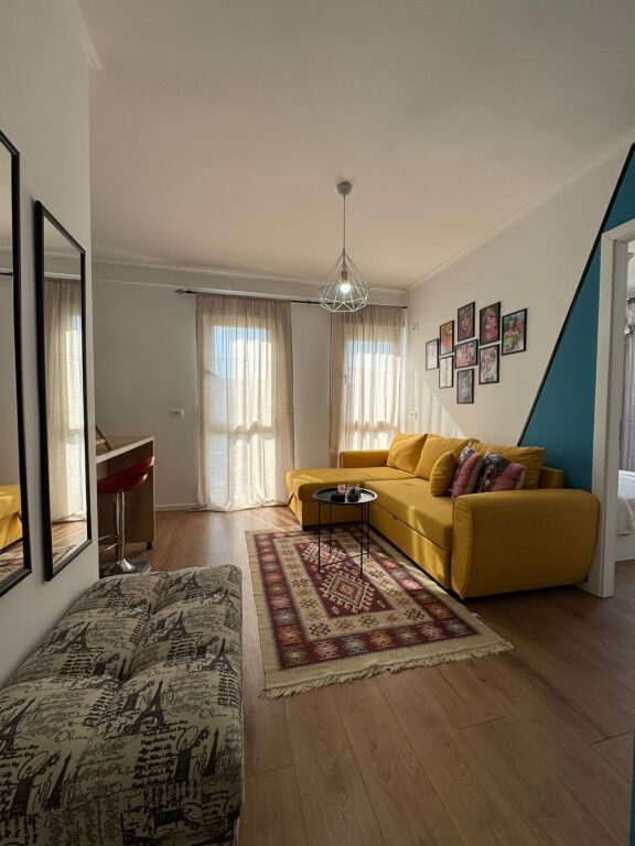 2 Apartament 1+1 per qira tek Rruga e Durresit.