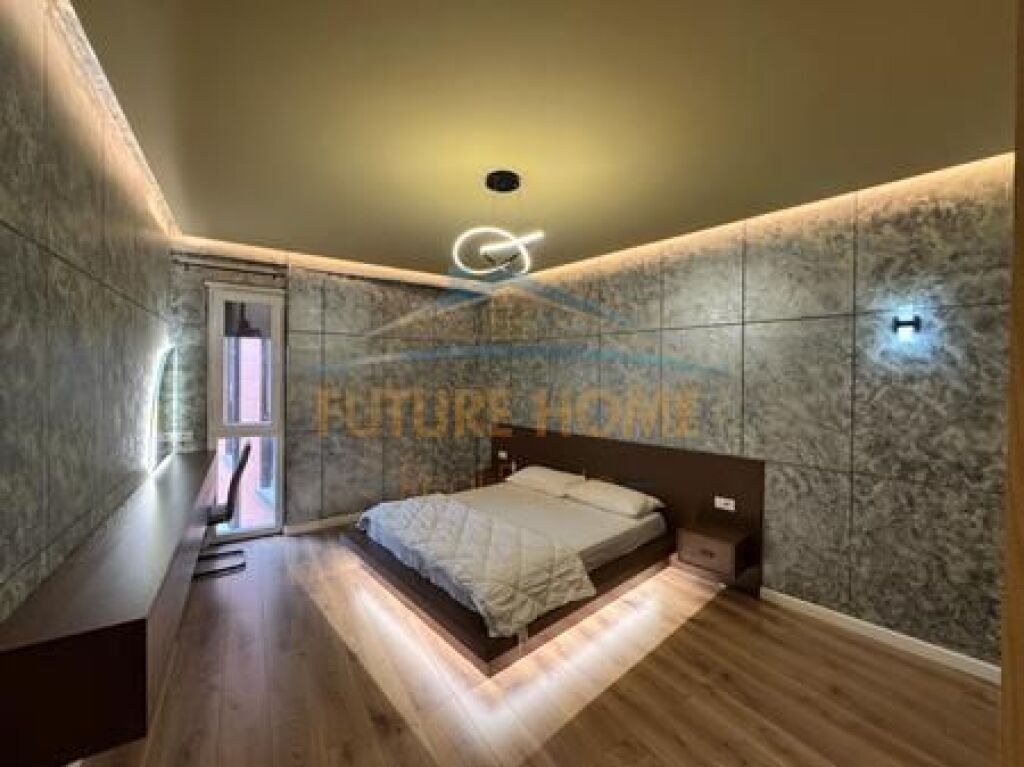 Shitet, Apartament 2+1+2 Poste parkimi, Rose Garden Rezidencë, TEG
