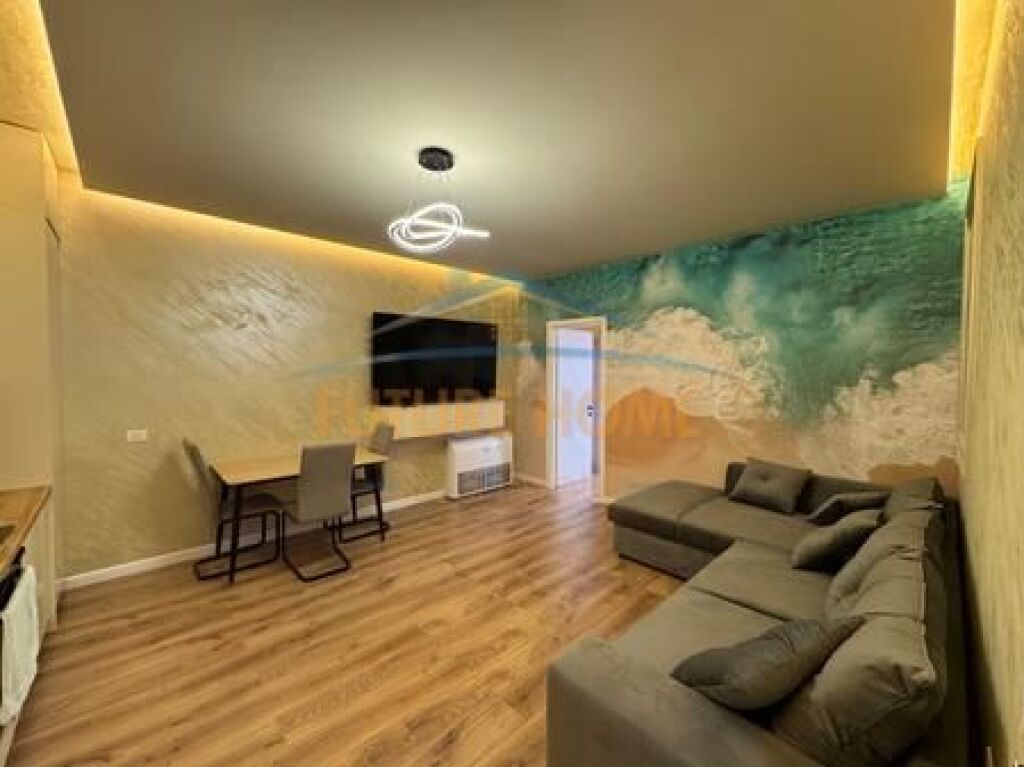 Shitet, Apartament 2+1+2 Poste parkimi, Rose Garden Rezidencë, TEG