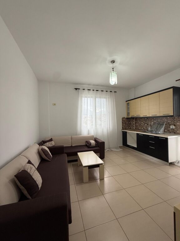 🏠AFFITTASI Appartamento 1+1 📍Via 5 Maggio, vicino a Concord Center 💶Prezzo: 45.000 Leke