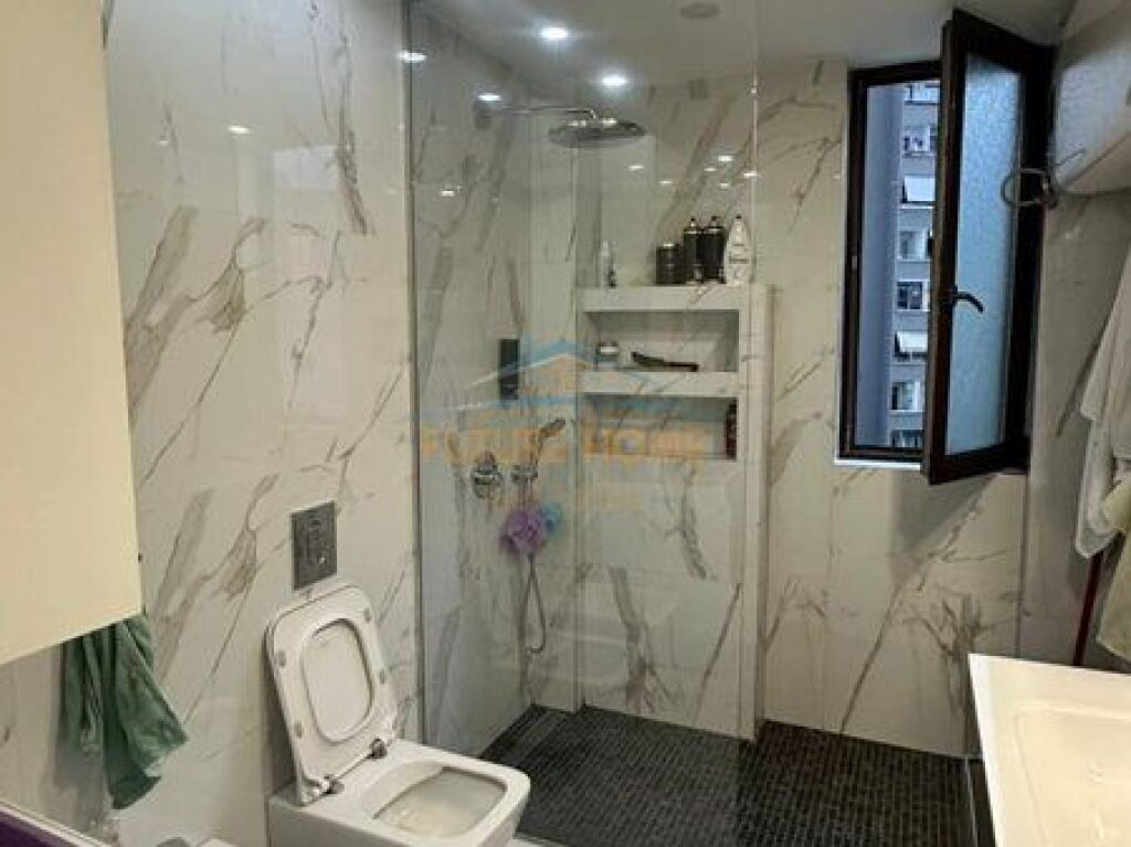 Shitet,Apartament 2+1,Rruga e Elbasanit,Tiranë