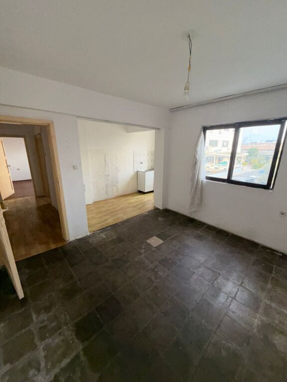 🏡 VENDESI APPARTAMENTO 1+1 + BALCONE – Centro, Via Porto