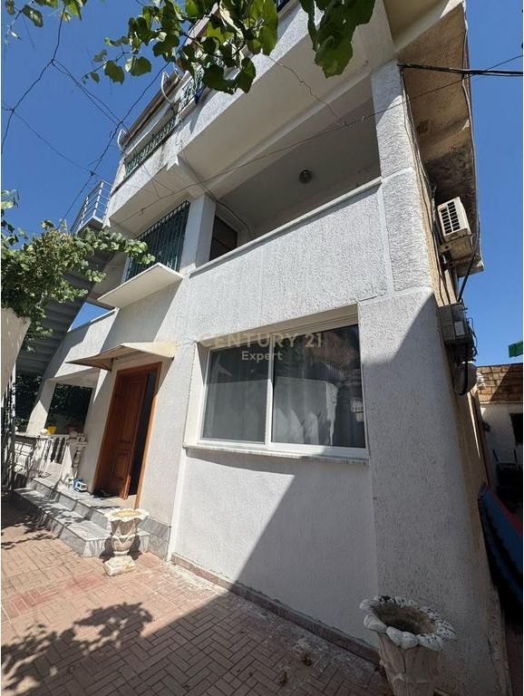 VILLA IN VENDITA AD ALLIAS, TIRANA! €250.000 CENTURY 21 ELTON BERBERI