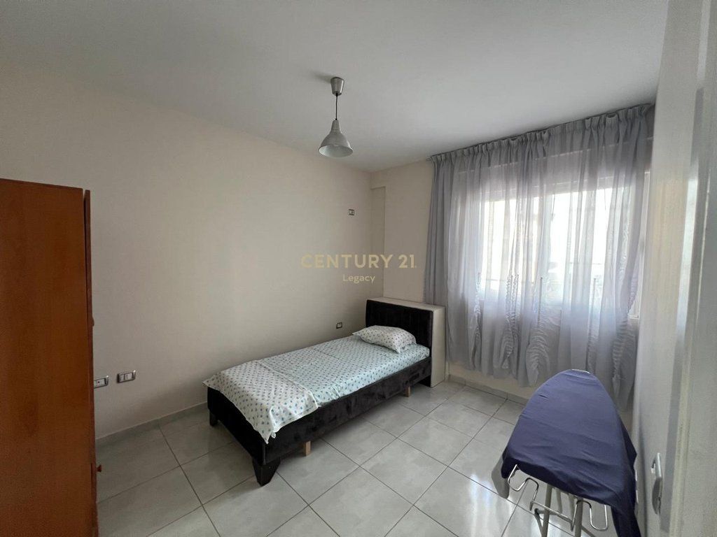 Appartamento 3+1+2 in Affitto a Fresku, Tirana