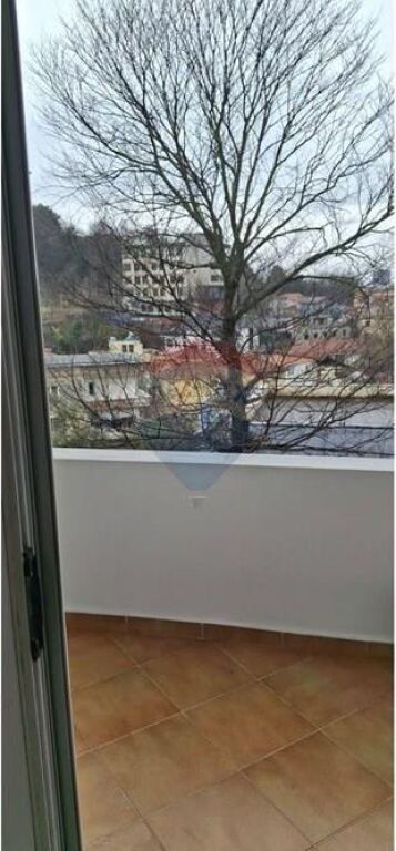 !!!Appartamento - In Affitto - Via Elbasanit, Tirana!!!