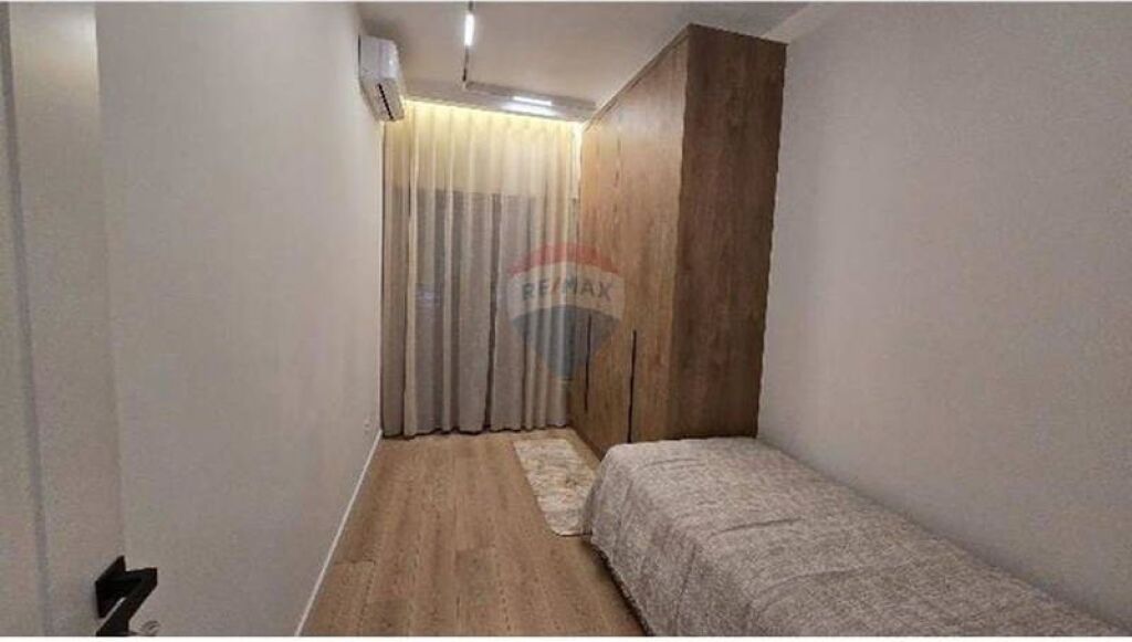 !!!Apartament - Për Qira - Sheshi Skënderbej, Tiranë!!!