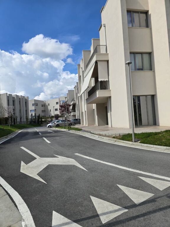 Apartament 2+1 per shitje tek Liqeni i Thate