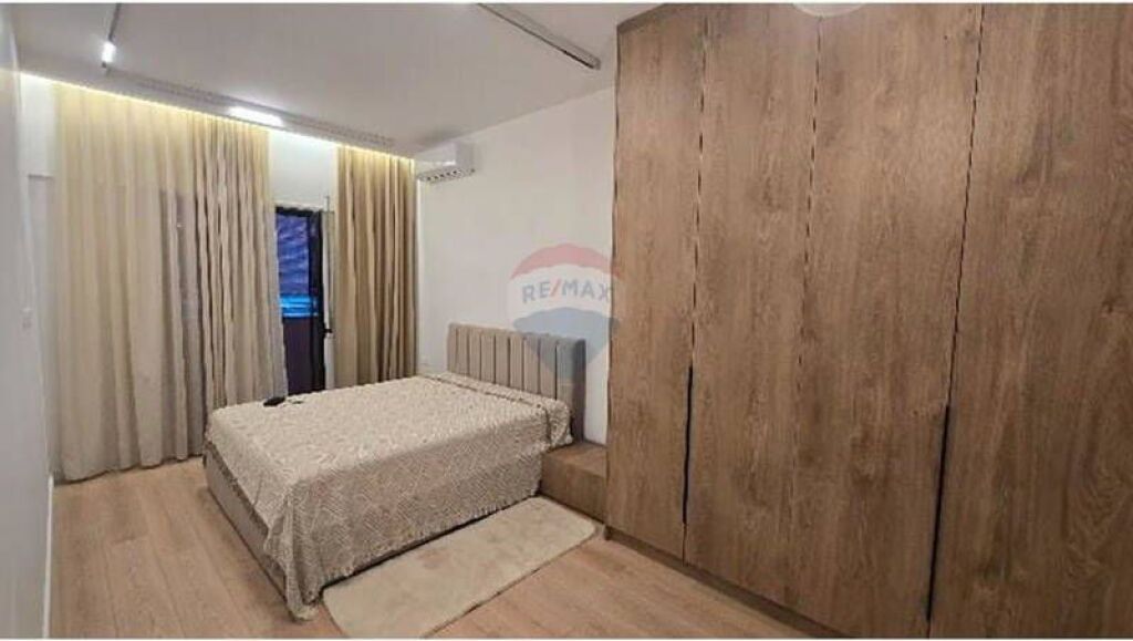 !!!Apartament - Për Qira - Sheshi Skënderbej, Tiranë!!!
