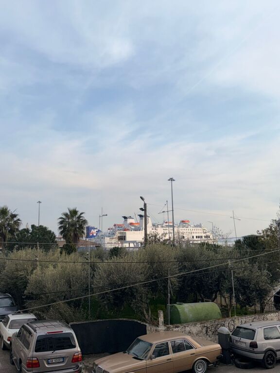 🏡 VENDESI APPARTAMENTO 1+1 + BALCONE – Centro, Via Porto